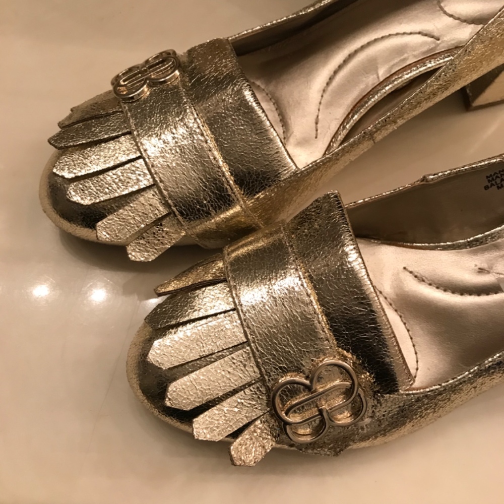 Gold Shoes - Picture 3 of 3
